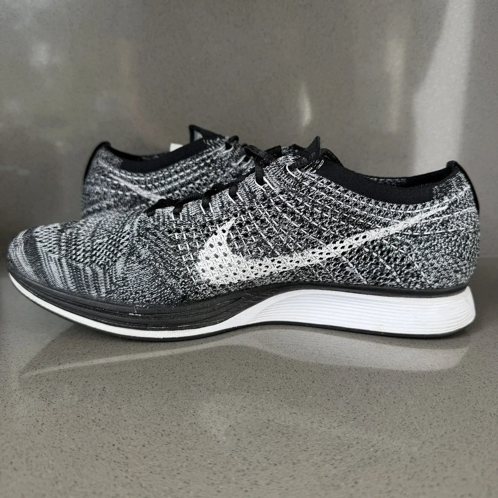 Nike Flyknit Racer Oreo 2.0 Black White Men's Size 11 Running Shoes 526628-012